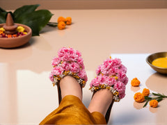 Gulabi Leher Floral Juti – Pink Petal Charm