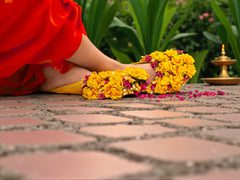 Haldi Hues – Sunshine Floral Juti