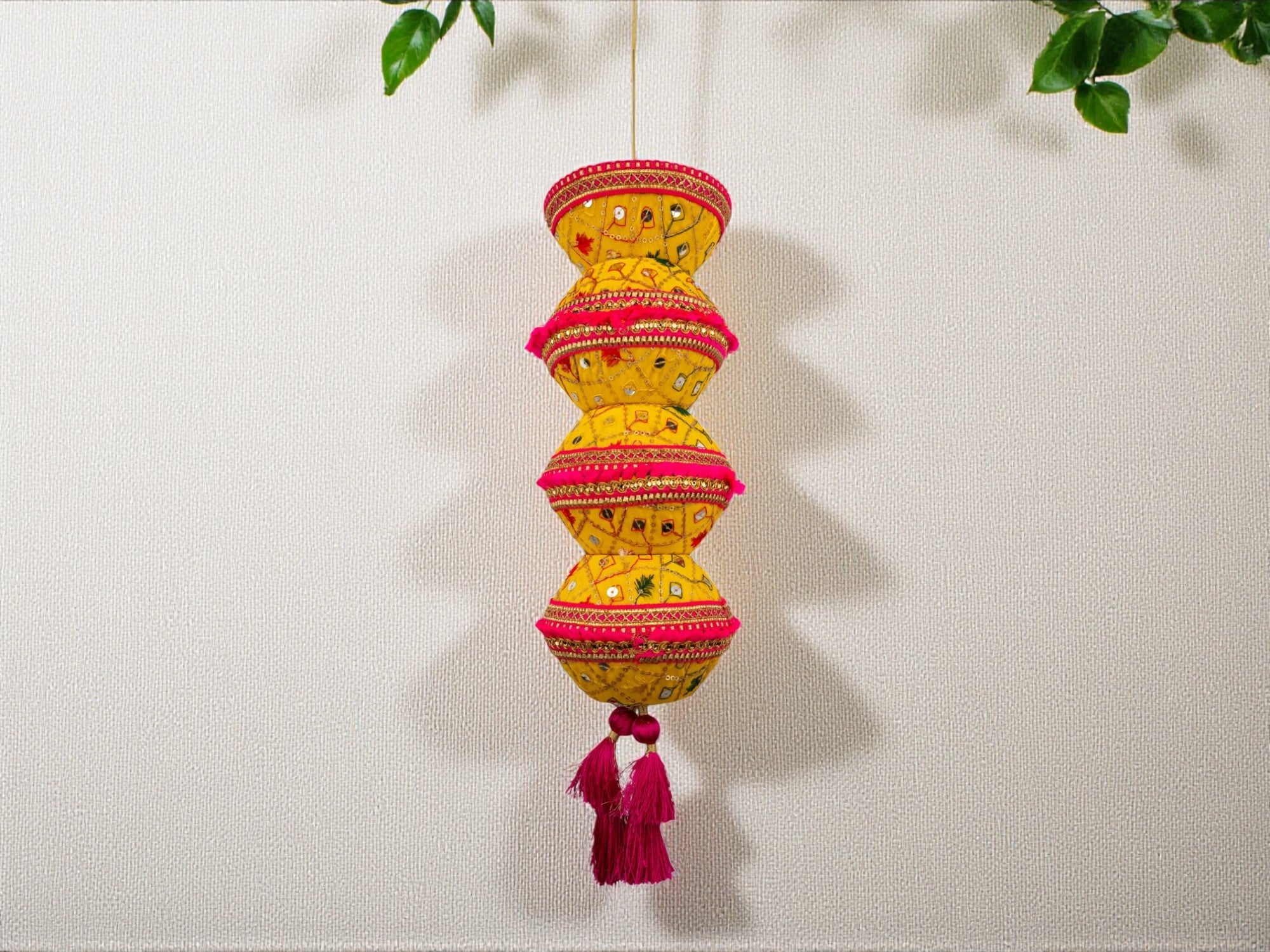 Zardozi handcrafted manda - Yellow