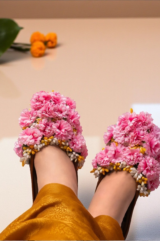 Gulabi Leher Floral Juti – Pink Petal Charm