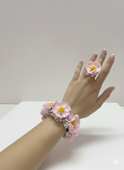 Petal Ensemble Hathphool Set