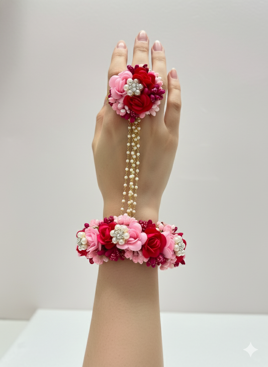 Radiant Floral Hathphool Set