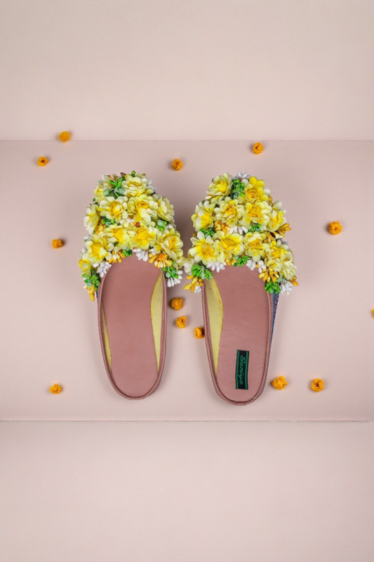 Haldi Hues Floral Juti – Sunshine Bloom