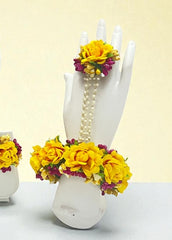 Haldi Hues Hathphool Set