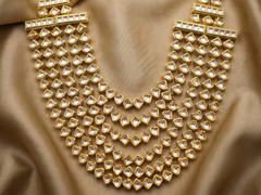 Parampara Kundan Mala